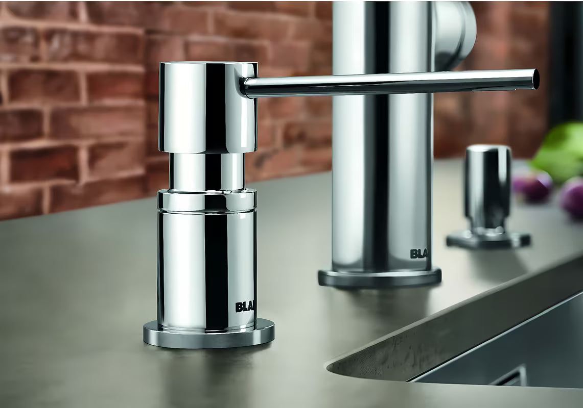 Kromirani dozator deterdženta Blanco Lato pro za ugradnju u otvor od 35 mm