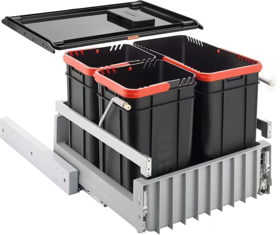 Ugradbeni kanta za otpad Blanco sorter s prednjim izvlačenjem, tri kante i policom s ugljičnim filtrom u crno/sivoj boji.