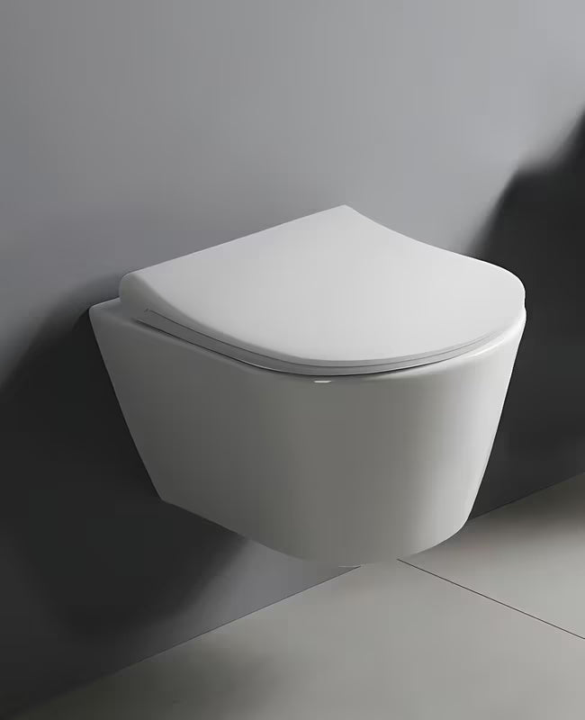 Viseći WC set Glacera Ava s instalacijskim modulom Geberit i tipkom za ispiranje Delta u sjajnoj bijeloj boji.