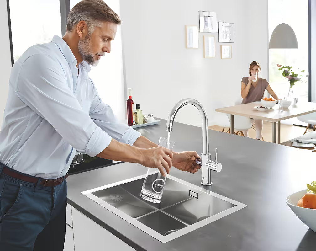 Kromirana miješalica za sudoper Grohe Blue Home Duo s filtrom, s hlađenjem i tipkom pro za gaziranu i negaziranu vodu