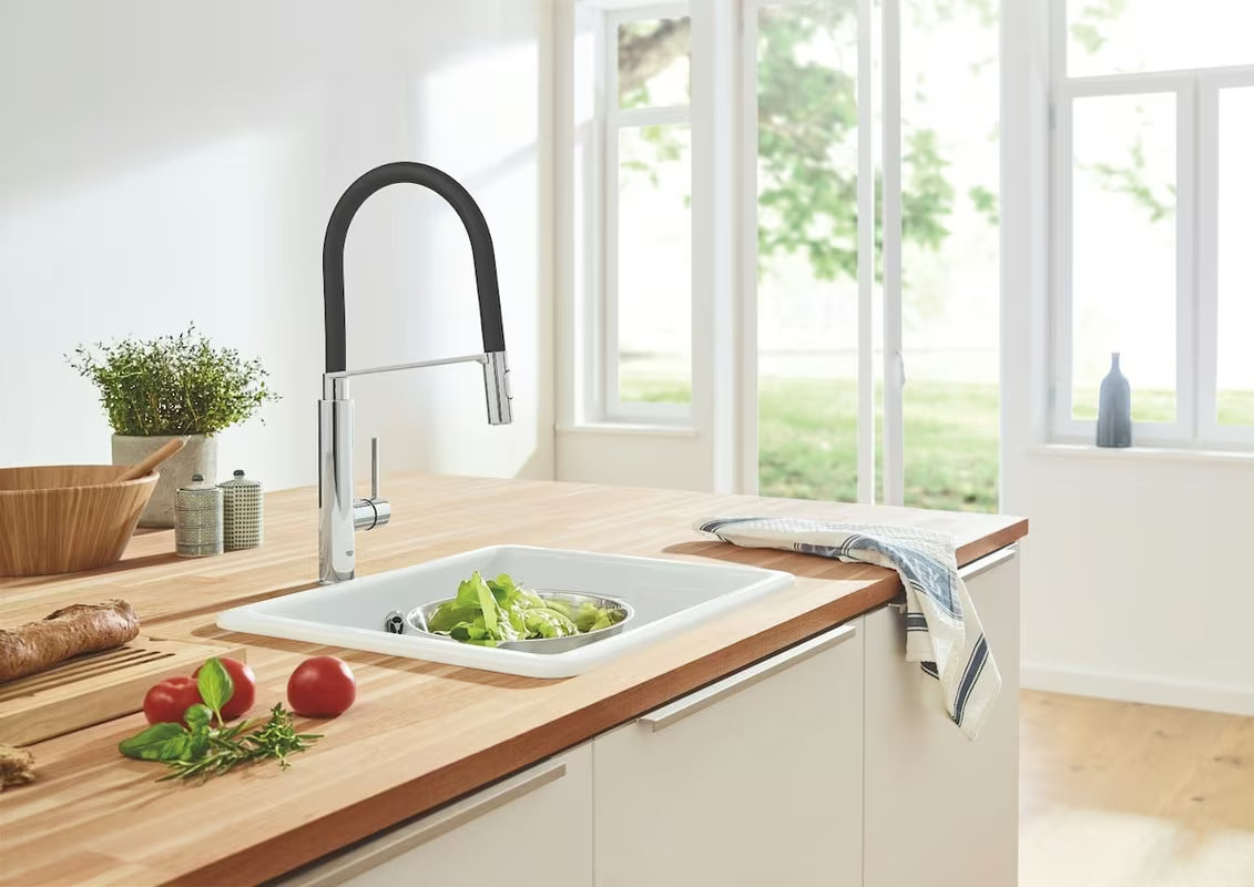 Kromirana kuhinjska miješalica za sudoper Grohe Concetto New s visokim zakretnim izljevom i izvlačnim tušem