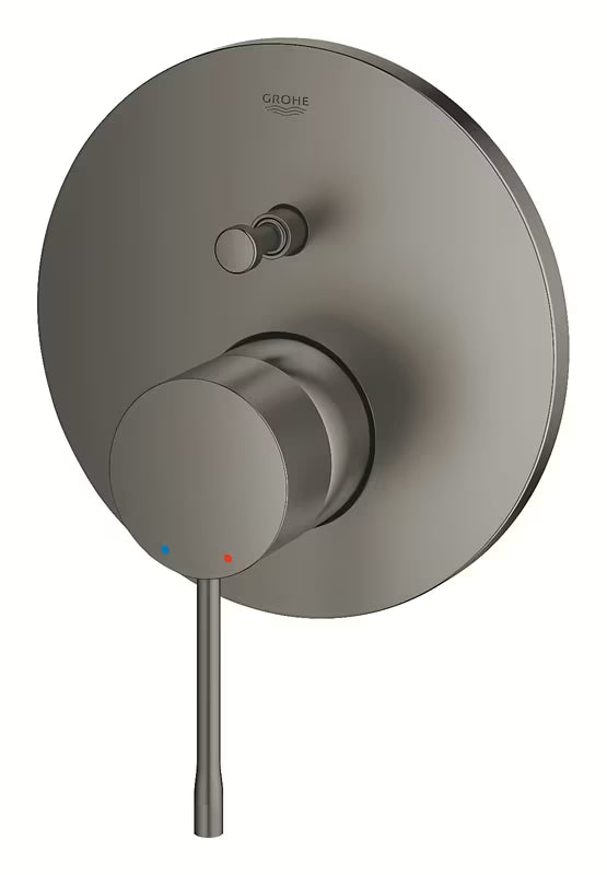 Podžbukna miješalica za tuš Grohe Essence New u izvedbi brushed hard graphite s 2-smjernim preusmjerivačem.