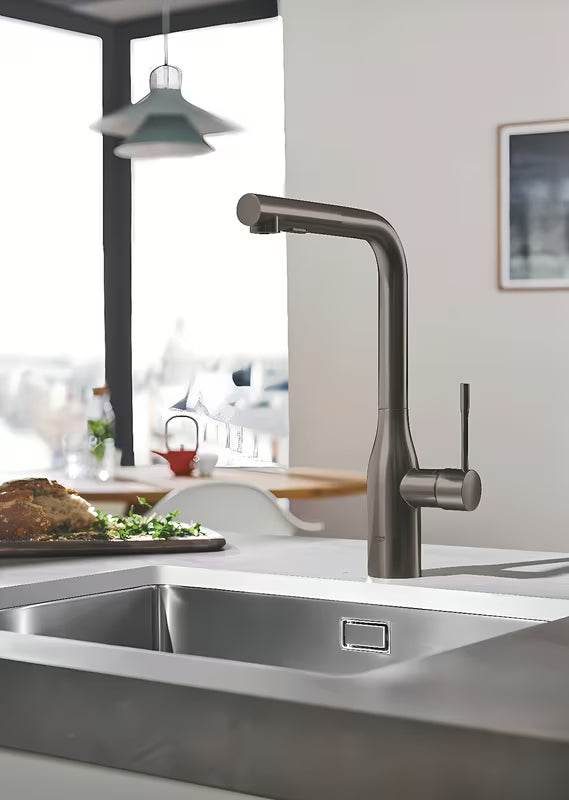 Miješalica za Sudoper Grohe Essence New brushed hard graphite s visokim izljevom i izvlačnim tušem