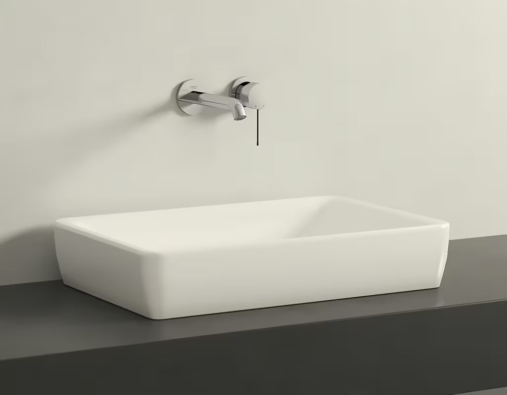 Kromirana podžbukna miješalica za umivaonik Grohe Essence New pro za zidnu montažu s ručicom i rozetom.