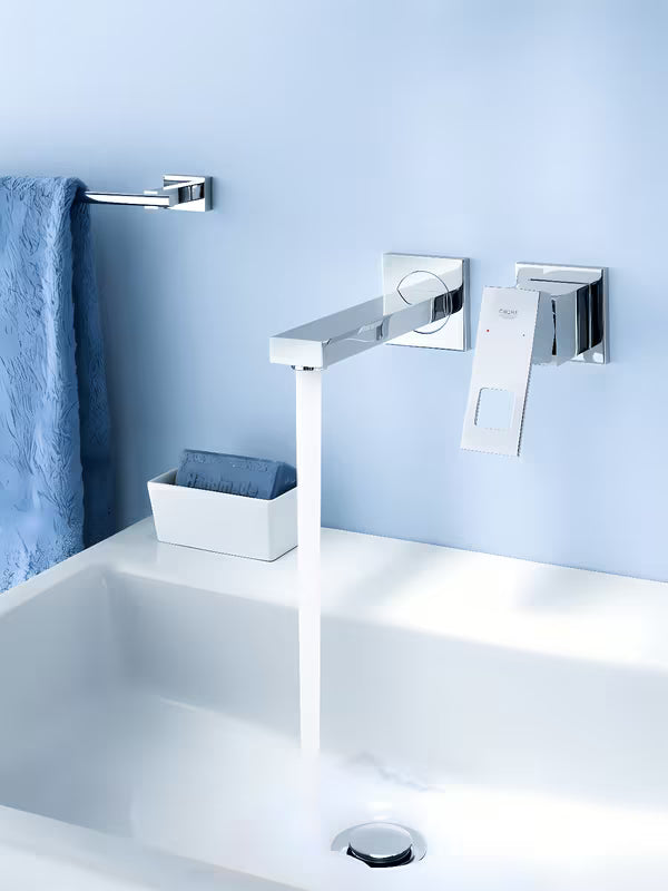 Kromirana podžbukna miješalica za umivaonik Grohe Eurocube u četvrtastom dizajnu