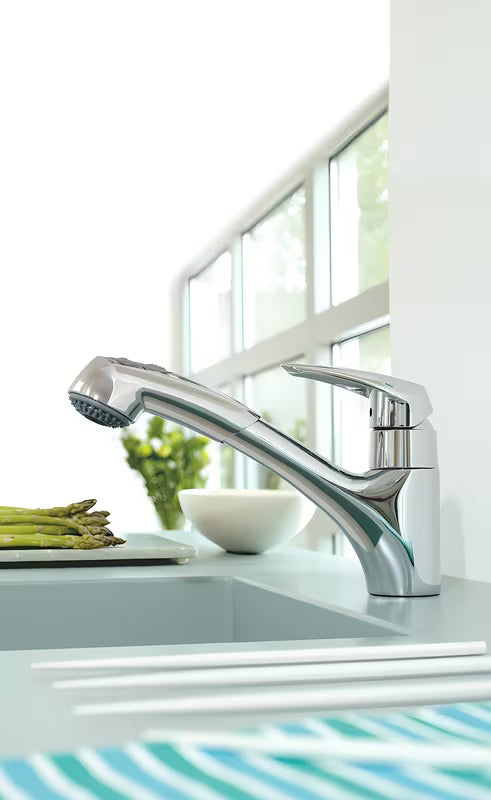 Kromirana miješalica za sudoper Grohe Eurodisc s izvlačivim tušem i zakretnim izljevom