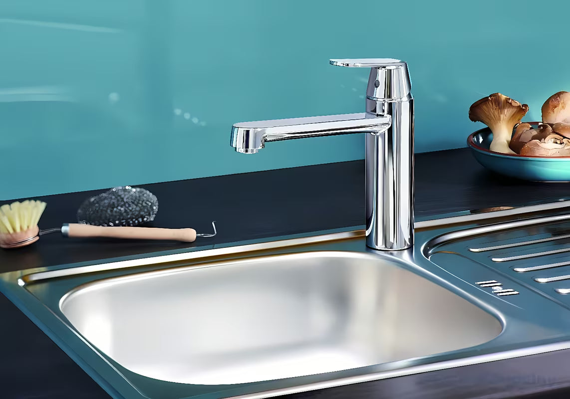 Kromirana miješalica za sudoper Grohe Eurosmart Cosmopolitan sa srednje visokim zakretnim izljevom
