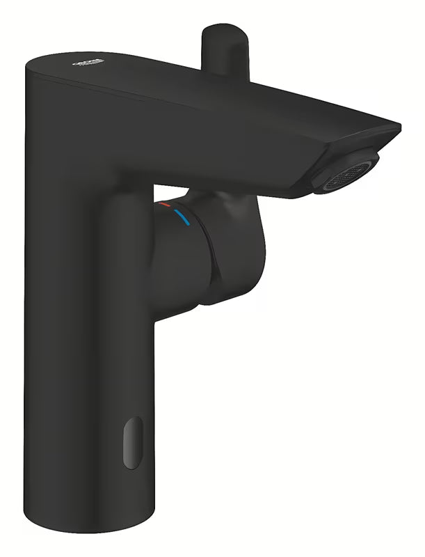 Mat crna miješalica za umivaonik Grohe Eurosmart s beskontaktnim senzorom i ručicom za ručno upravljanje