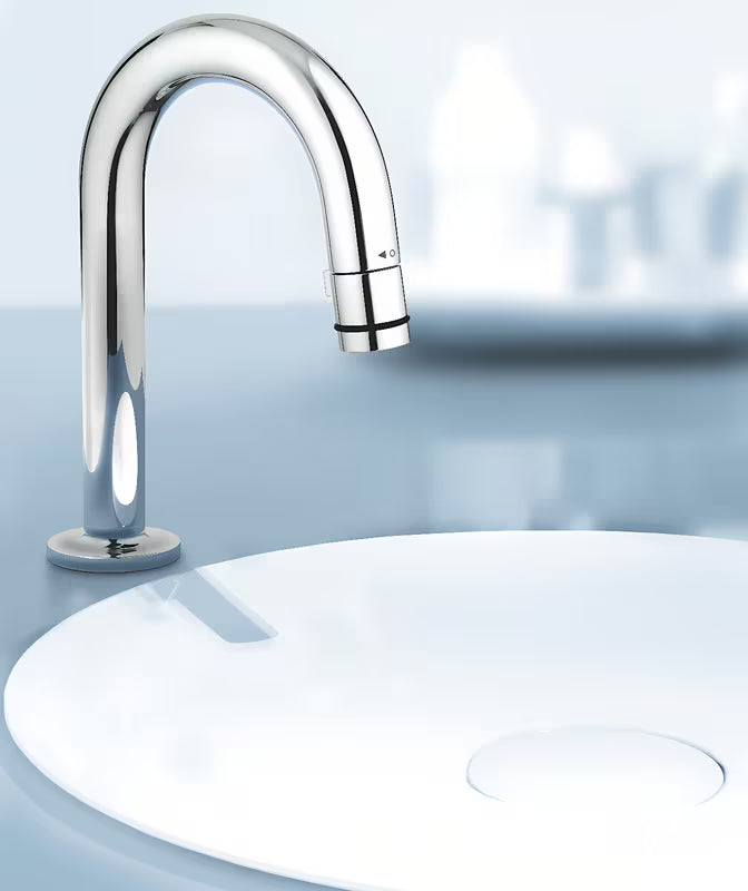 Kromirani ventil za umivaonik Grohe Universal s odvodom s izljevom u obliku slova C i funkcijom start/stop