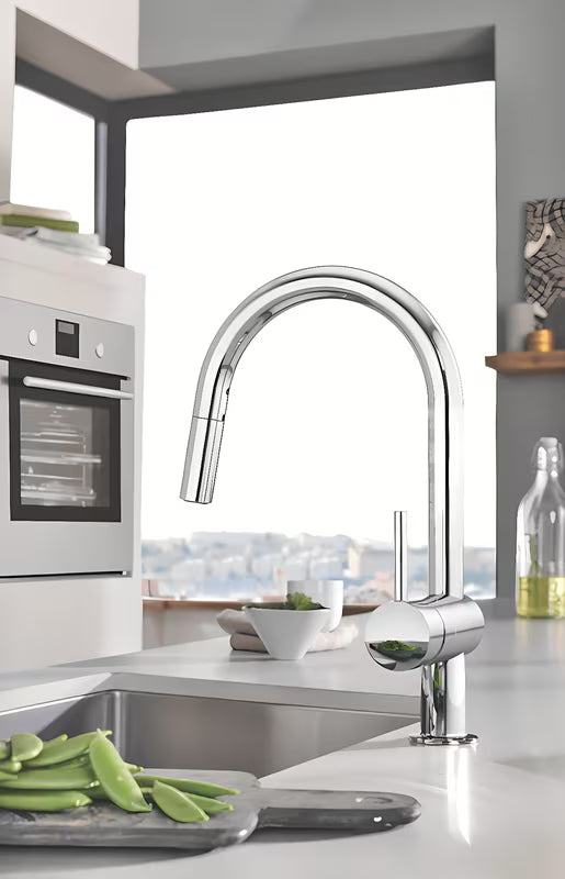 Kromirana miješalica za sudoper Grohe Minta s visokim zakretnim izljevom i izvlačnim tušem