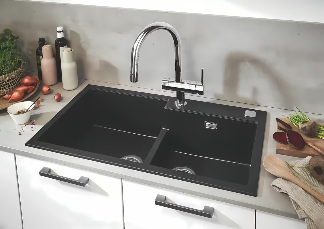 Kromirana miješalica za sudoper Grohe Minta s visokim zakretnim izljevom i izvlačnim tušem