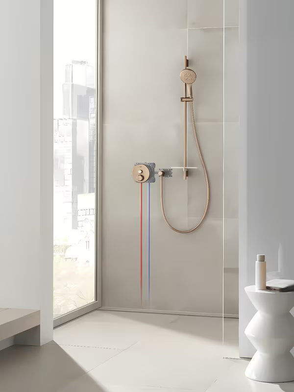 Ručni tuš Grohe Rainshower smartactive 130 u završnoj obradi brushed warm sunset s tipkom SmartTip