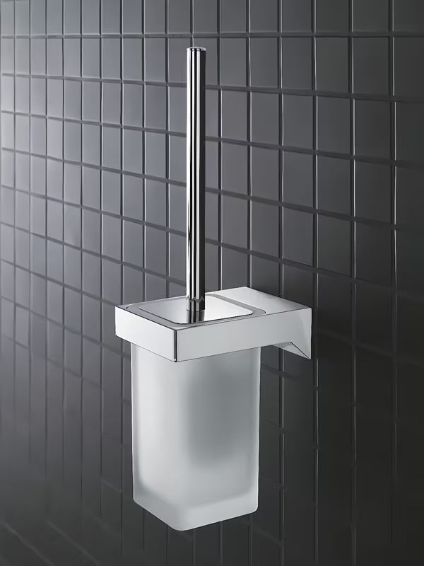 Zidna ČETKA za Wc Grohe Selection Cube u krom izvedbi sa skrivenim pričvršćenjem i držačem od stakla i metala.
