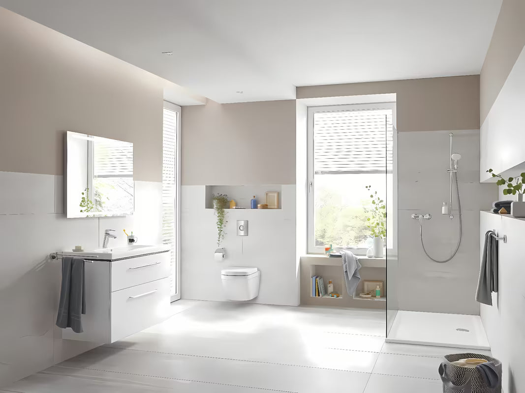 Kromirana upravljačka tipka za ispiranje tipka Grohe Skate pro modula Grohe s mogućnošću dvokoličinskog ispiranja ili start/stop.