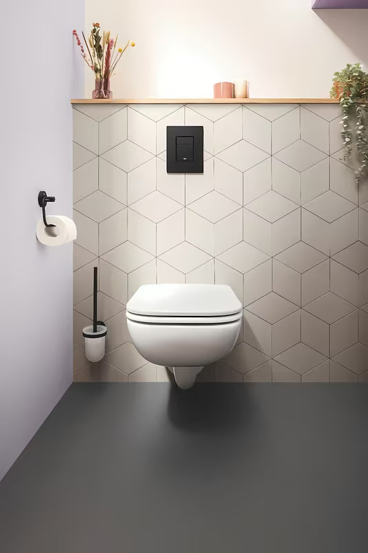 Zidna ČETKA za Wc Grohe Start Accessories u krom izvedbi sa staklom i skrivenim pričvršćenjem.