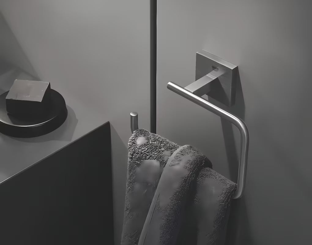 Držač ručnika Grohe Start Cube Accessories u izvedbi supersteel sa skrivenim pričvršćenjem