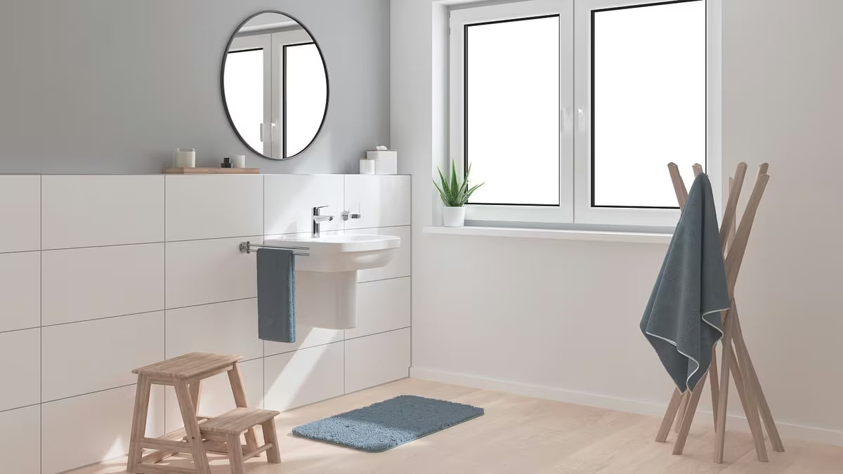 Kromirana jednoručna baterija miješalica za umivaonik Grohe Start sa štednjom vode i klik-klak odvodnim ventilom