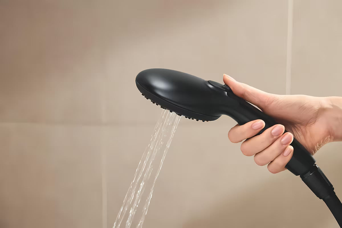 Mat crni tuš sustav Grohe Vitalio Start 250 s termostatskom miješalicom, s nadglavnim i ručnim tušem