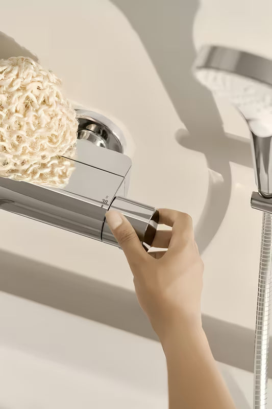 Termostatska zidna miješalica za kadu Hansa Optima u sjajnoj krom izvedbi