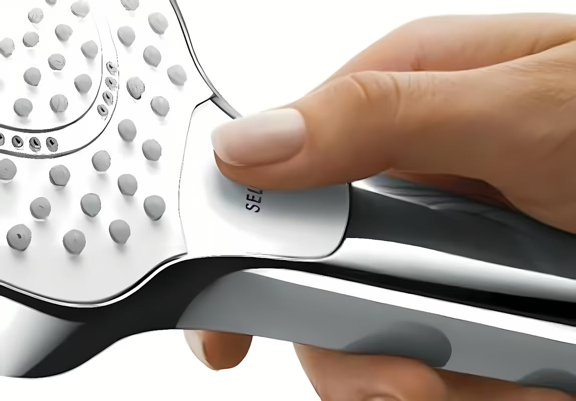 Ručni tuš Hansgrohe Croma Select E u bijeloj i krom izvedbi s tipkom Select i promjerom glave 110 mm