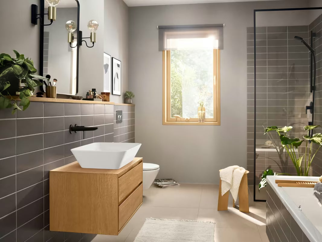 Podžbukna miješalica za umivaonik Hansgrohe Rebris E u mat crnoj boji pro zidna montaža