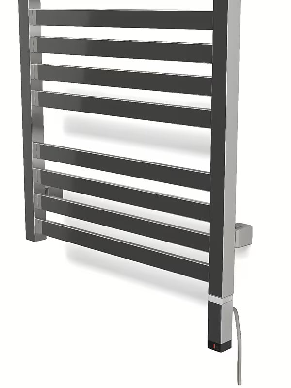 Grijač za Radijator House Level One u sjajnoj kromiranoj izvedbi snage 400 W.