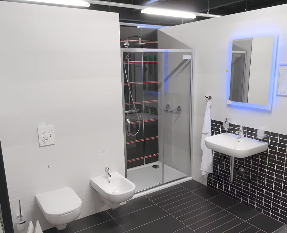 Klizne tuš vrata Hüppe Next 120 cm s prozirnim staklom i kromiranim profilima