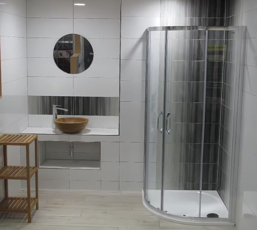 Polukružna tuš kabina Hüppe Next 90x90 cm s prozirnim staklom i profilima u sjajnom kromu