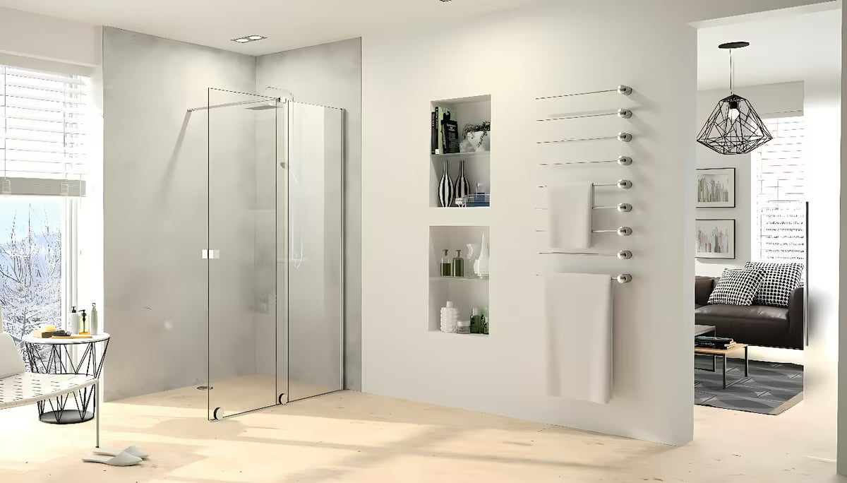 Tuš stijena Walk-In Hüppe Xtensa pure 140 cm u sjajnom kromu s prozirnim staklom i kliznim sustavom.