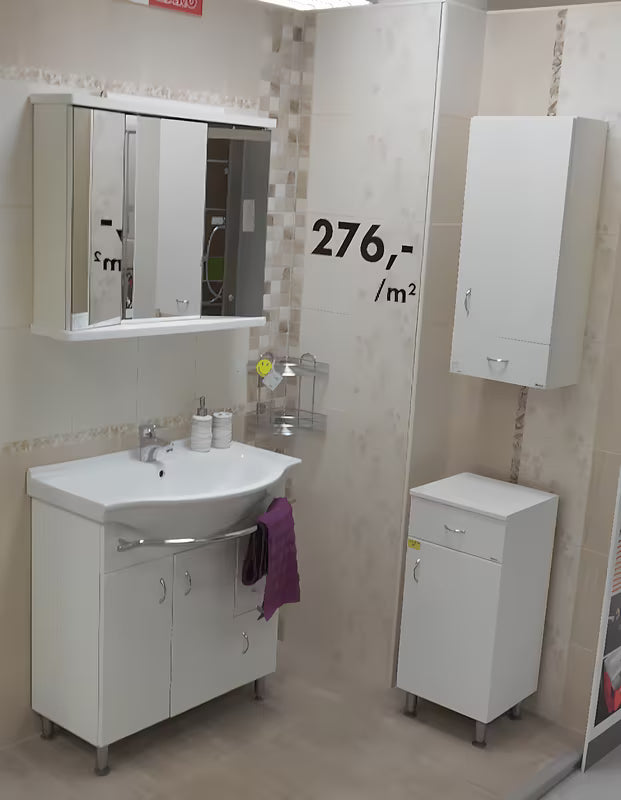 Bijelo lakirani kupaonski ormarić Keramia Pro s vratima i visinski podesivim nožicama.