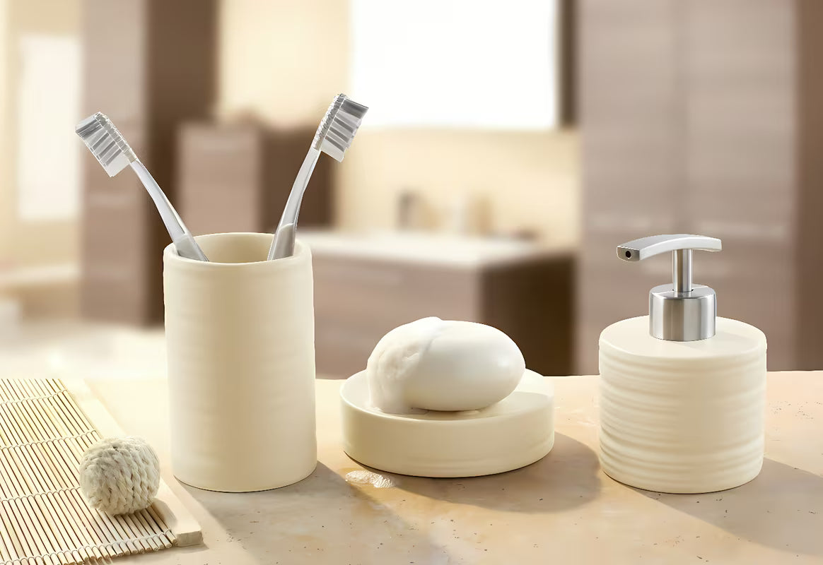 Samostojeći bež držač četkica za zube Kleine Wolke Sahara elegantnog dizajna