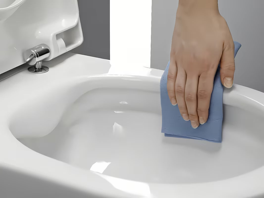 Bijeli viseća WC školjka Laufen Pro S bezrubnom izvedbom bez sustava za ispiranje i četvrtastim dizajnom.