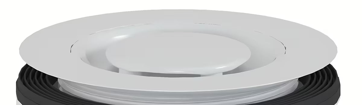 Bijeli dizajnerski sifon za tuš kadu s pokrivnom kapicom, koji ne strši iznad površine kade.