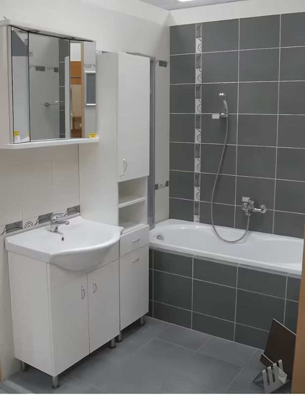 Bijela kupaonski ormarić Multi Pro s keramičkim umivaonikom širine 61 cm