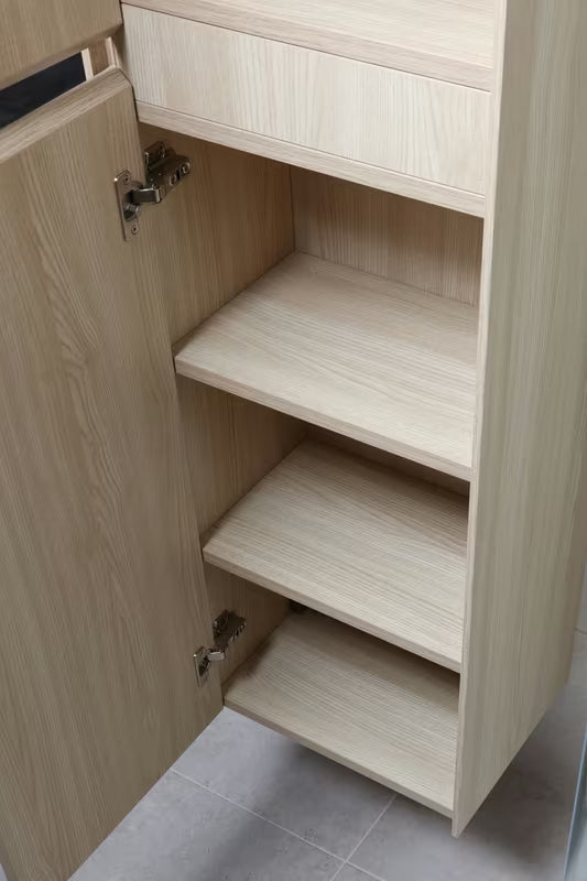 Visoka viseća kupaonski ormarić Naturel Verona s dvoja vrata u svijetlom dekoru drva.