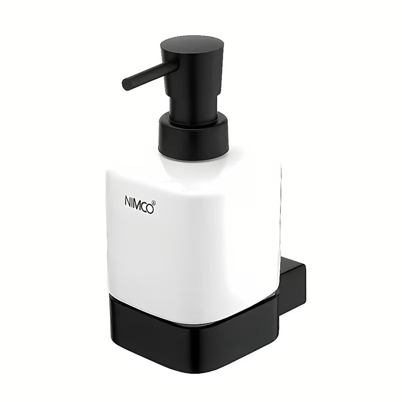 Crni dozator tekućeg sapuna Nimco Kibo s keramičkom posudicom i mat držačem od mesinga.