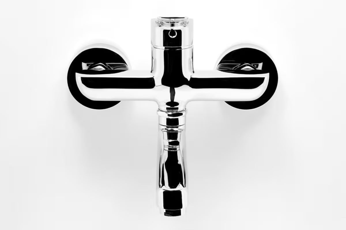 Novaservis Metalia 54 zidna miješalica za umivaonik u sjajnom kromu s okretnim izljevom