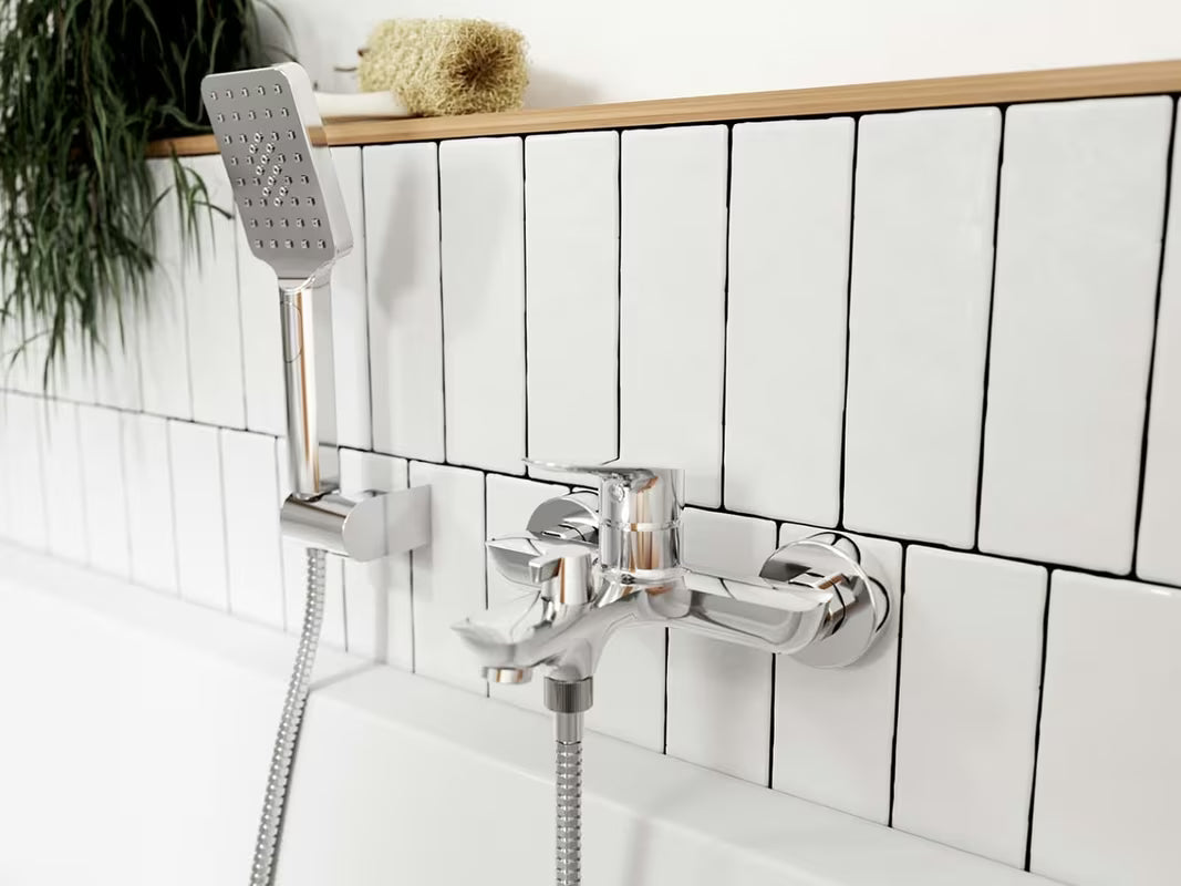 Novaservis Metalia 54 kada zidna slavina u kromu s ručnim tušem i crijevom za tuš