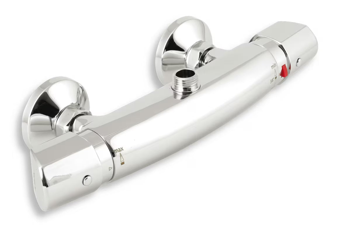 Termostatska miješalica za tuš Novaservis Metalia 57 u kromu s gornjim izljevom i sigurnosnom blokadom na 38 °C.