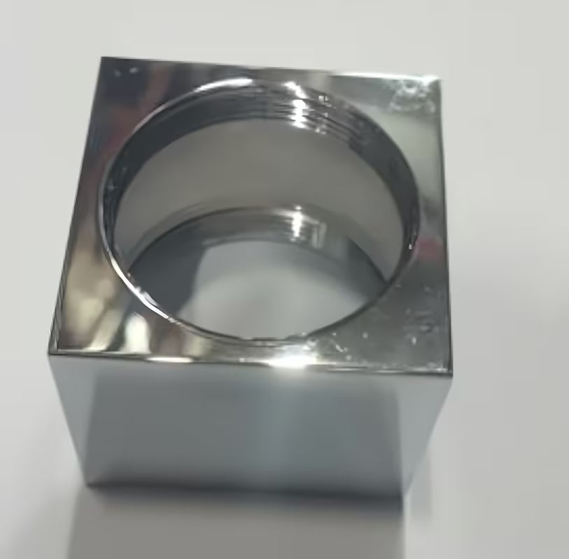 Poklopac miješalice za tuš Optima namijenjen pro za model DO215 u minimalističkom dizajnu