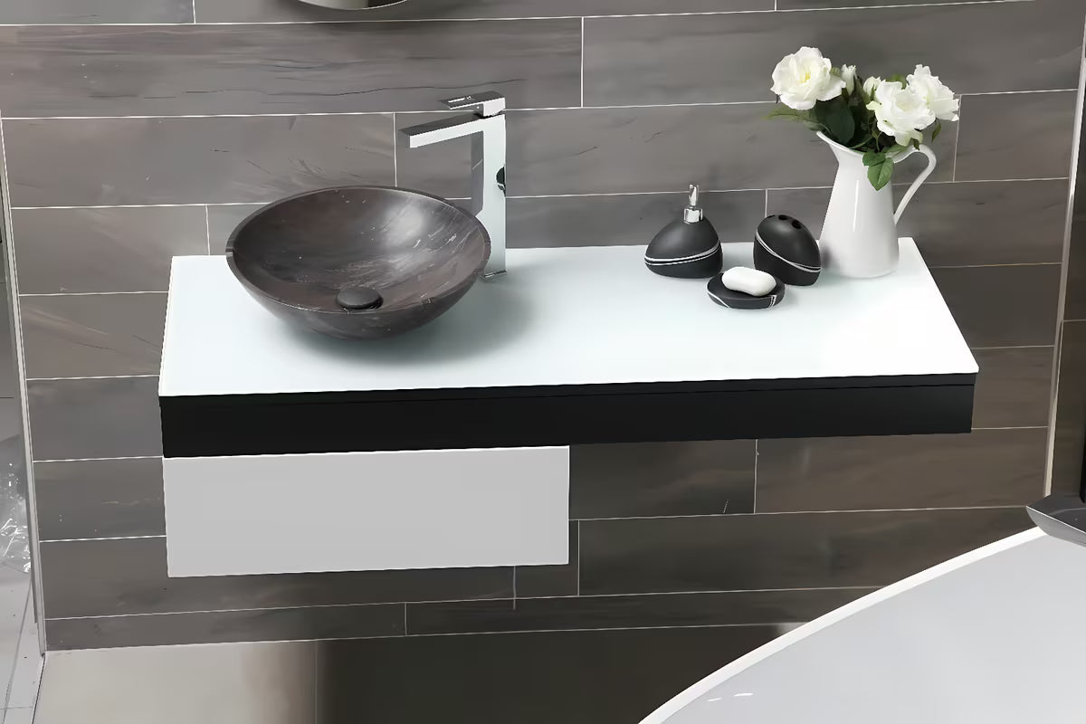 Samostojeći posuda Optima Sidao u crnoj mat izvedbi za kupaonicu.