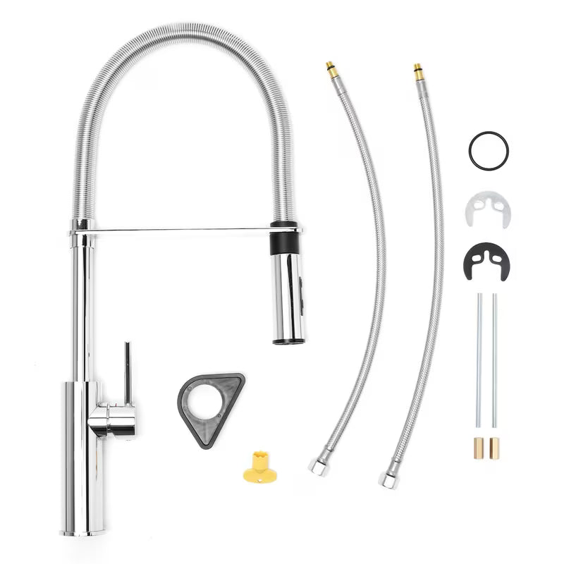 Jednoručna Baterija miješalica za sudoper Paffoni Light u kromiranoj izvedbi s izvlačivim tušem i sa zakretnim izljevom.