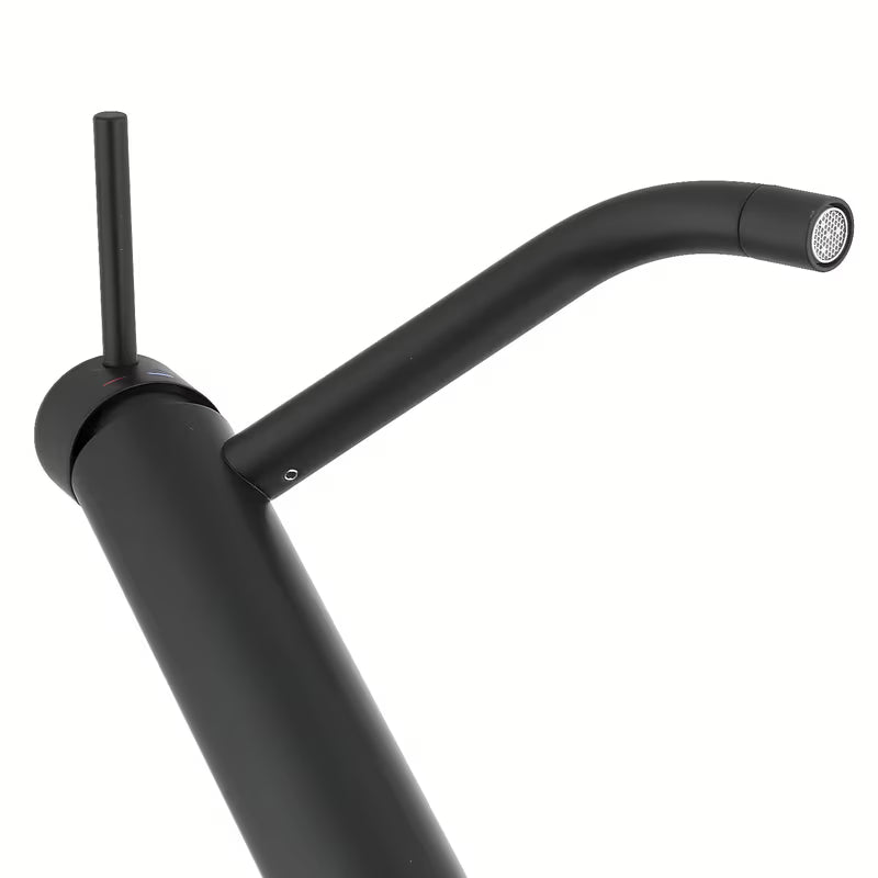 Jednoručna Baterija stojeća miješalica za umivaonik Paffoni Light u crnoj mat izvedbi bez odvoda.