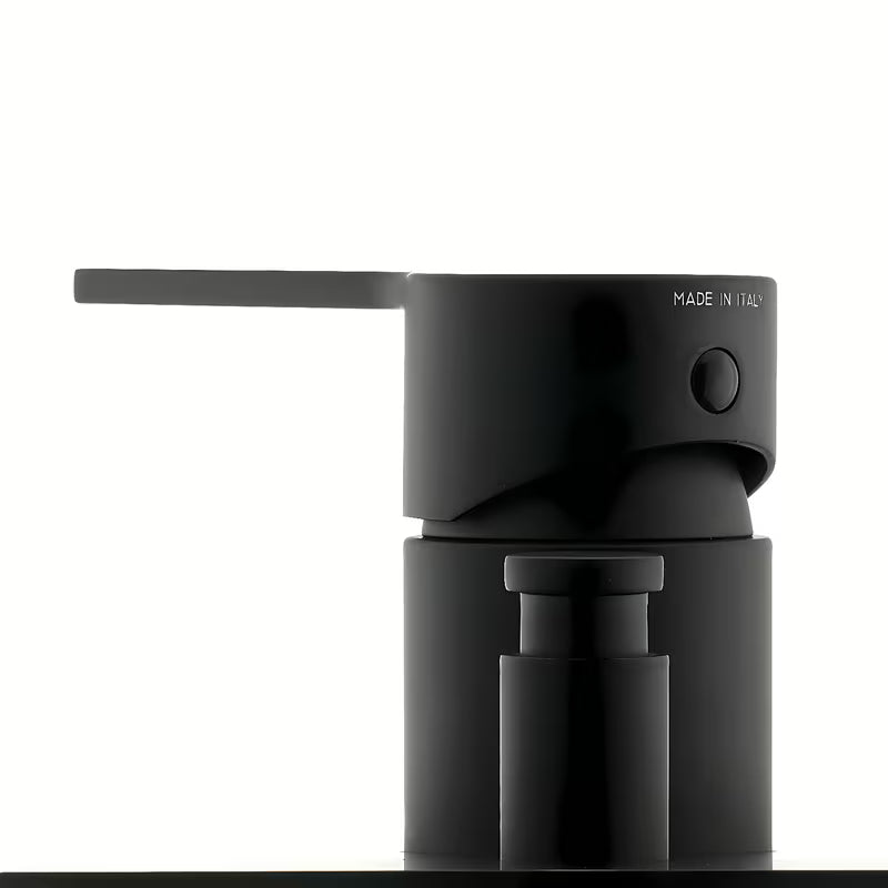 Podžbukna tuš i miješalica za kadu Paffoni Vallone u crnoj mat izvedbi s ručicom.