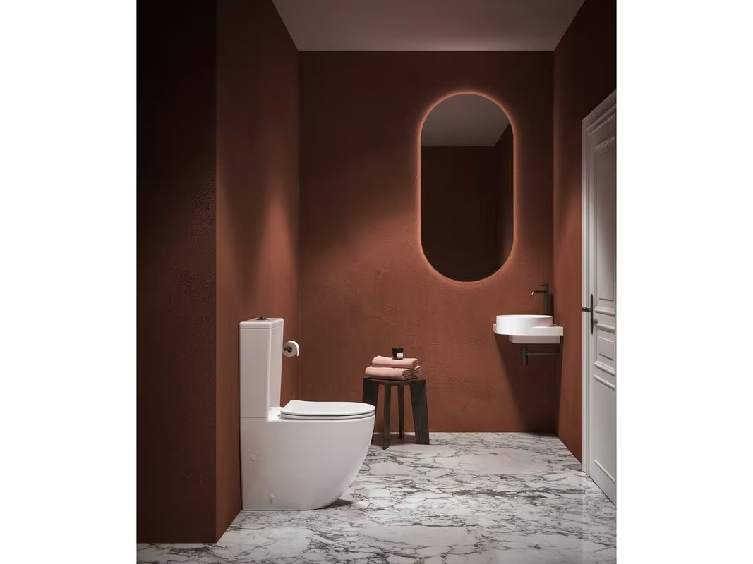 Bijeli samostojeći WC kombi Ravak Optima RimOff s wc daskom soft Close