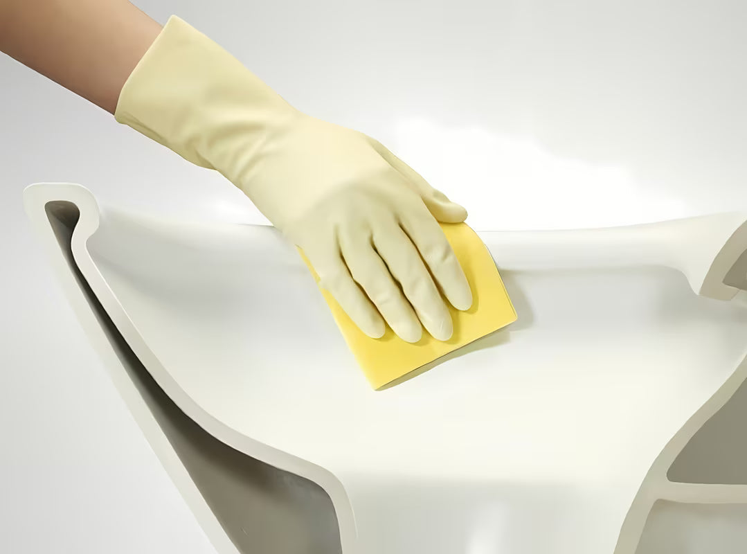 Bijeli viseća WC školjka Roca Nexo bez sustava za ispiranje sa skrivenim pričvršćenjem