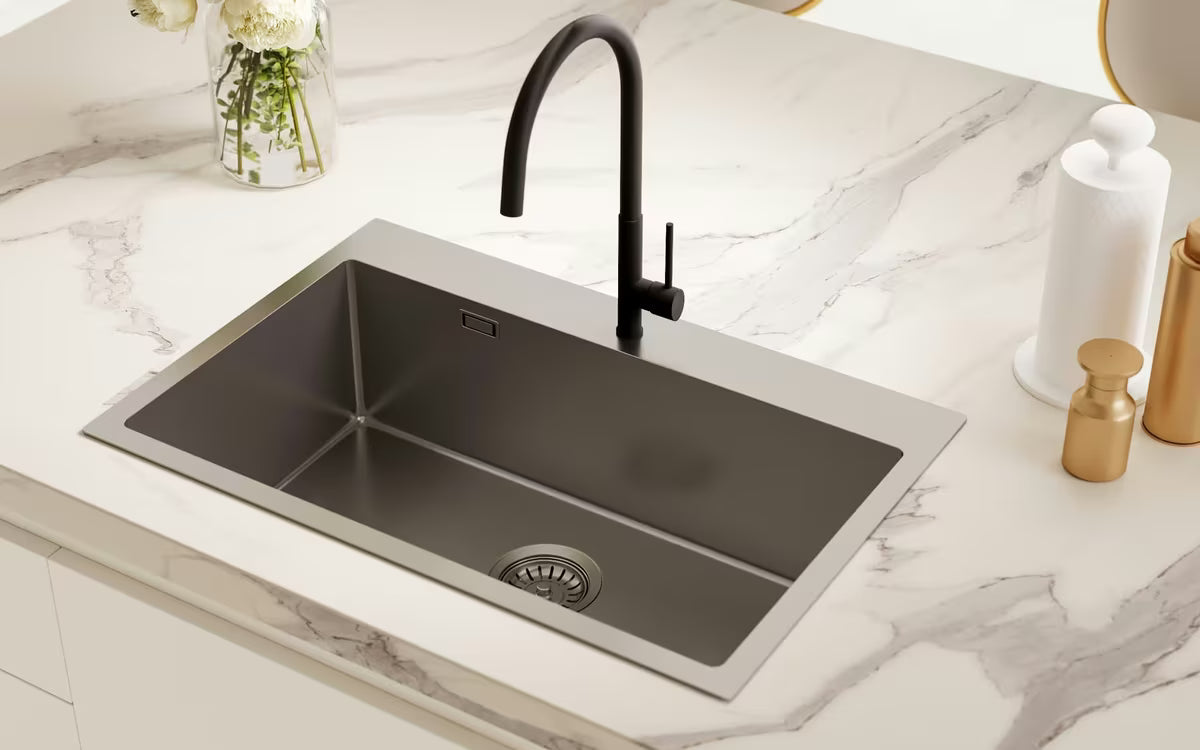 Kuhinjski inox jednostruki sudoper SAT Aurum gun metal, montaža na radnu ploču, 68x45x21 cm.