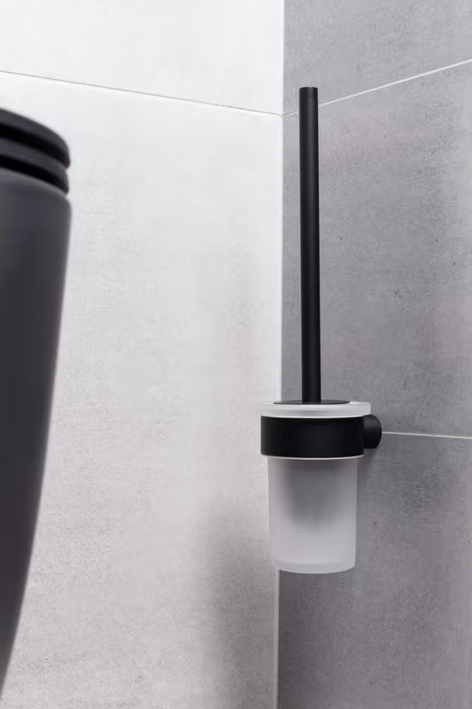 Zidna ČETKA za Wc SAT B-Way R u mat crnoj boji sa zaobljenim minimalističkim dizajnom.