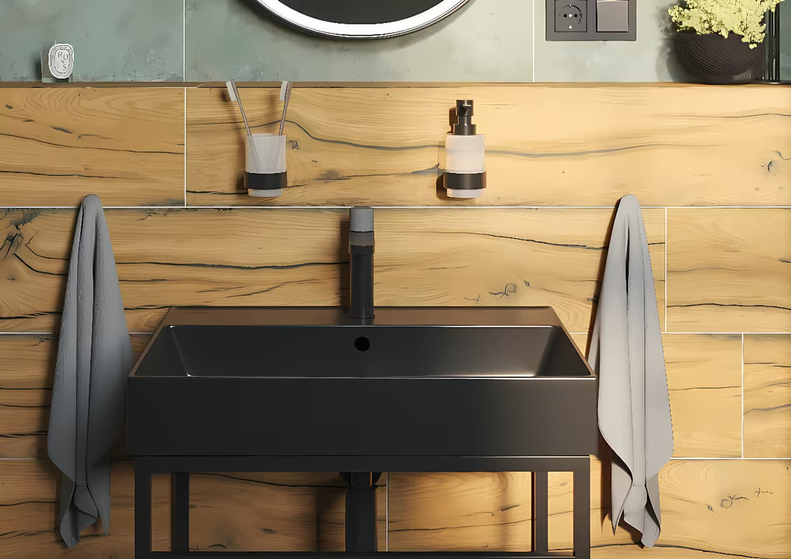 Crni zidni dozator sapuna SAT Project modernog minimalističkog dizajna