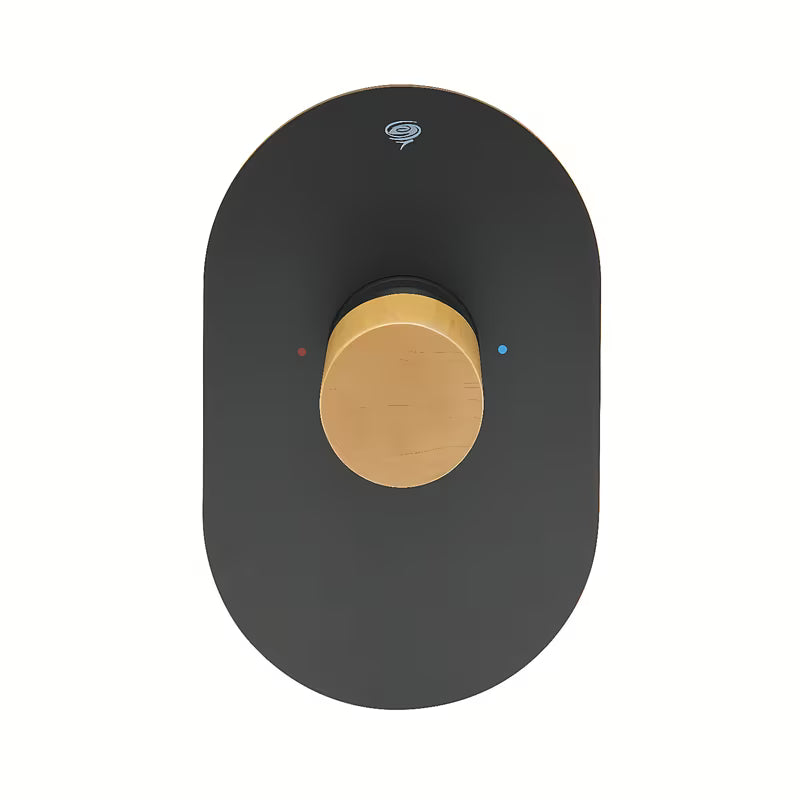 Podžbukna miješalica za tuš SAT Fusion s ručicom u dekoru svijetlog drva i krom izvedbi.